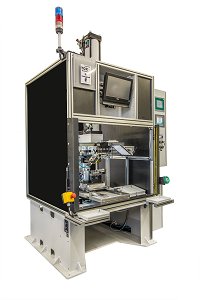 496521_Bild 3 GesamtSeite_schwarz.jpg