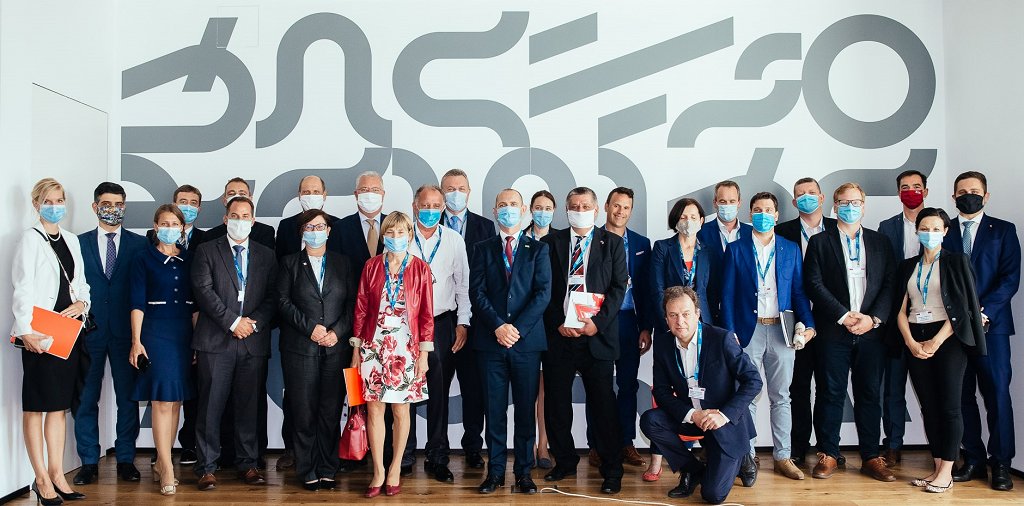 Člani delegacije v HubHubu