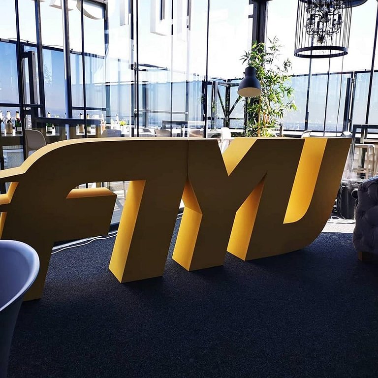 1. Serengeti, Facebook