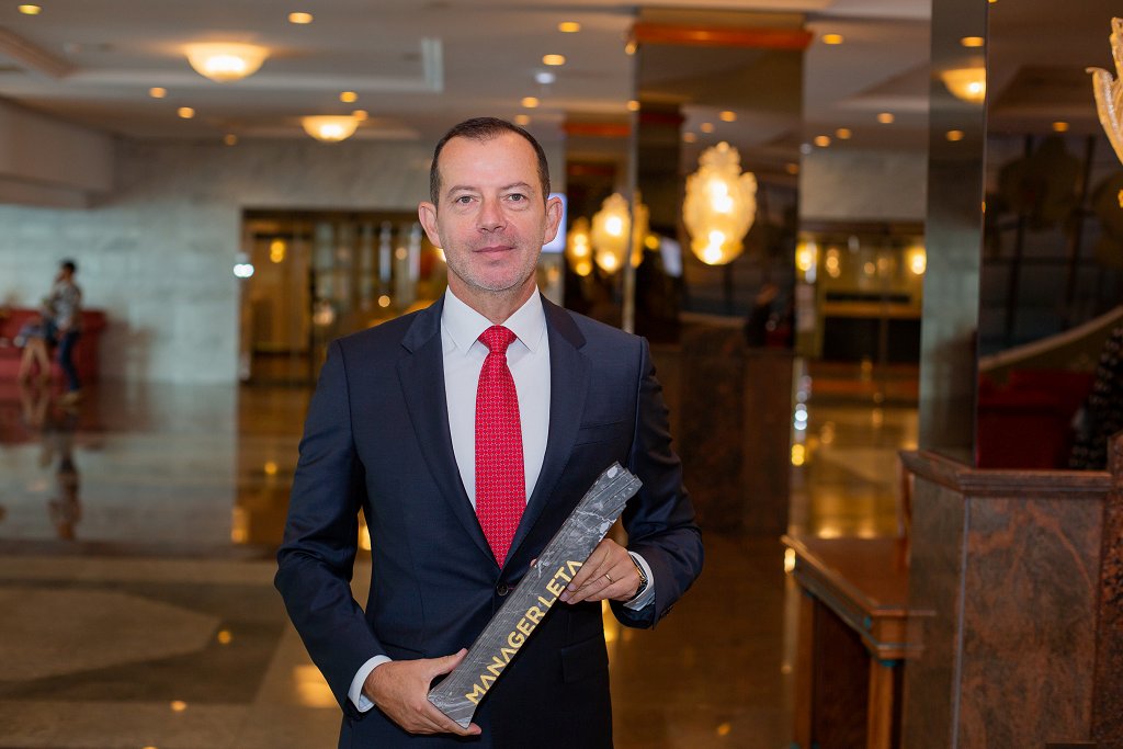 Enzo Smrekar s priznanjem