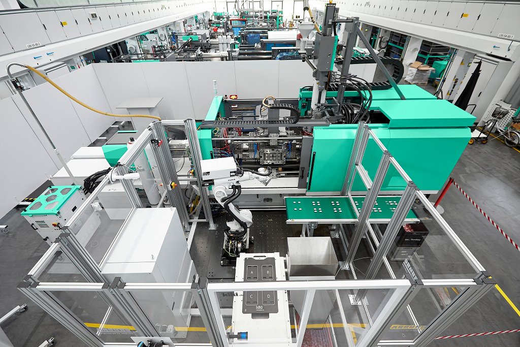 ARBURG_176840 Allrounder Cube 1800 overview