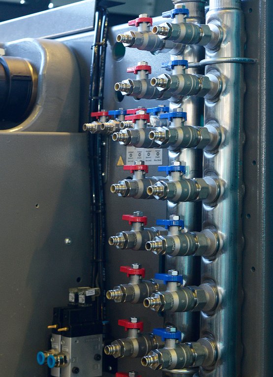 Bild_3_Temperieranschluesse