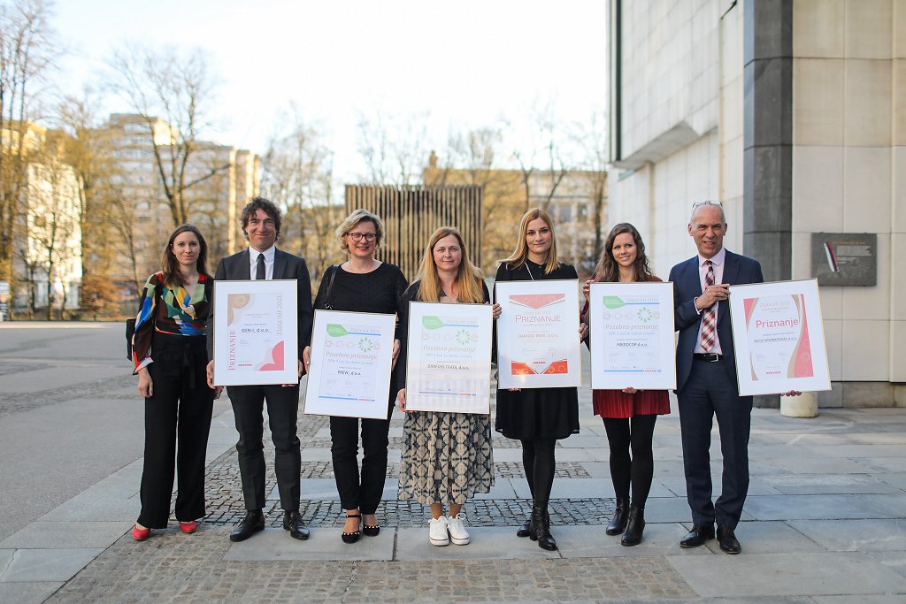 Prejemniki priznanj Zlata nit