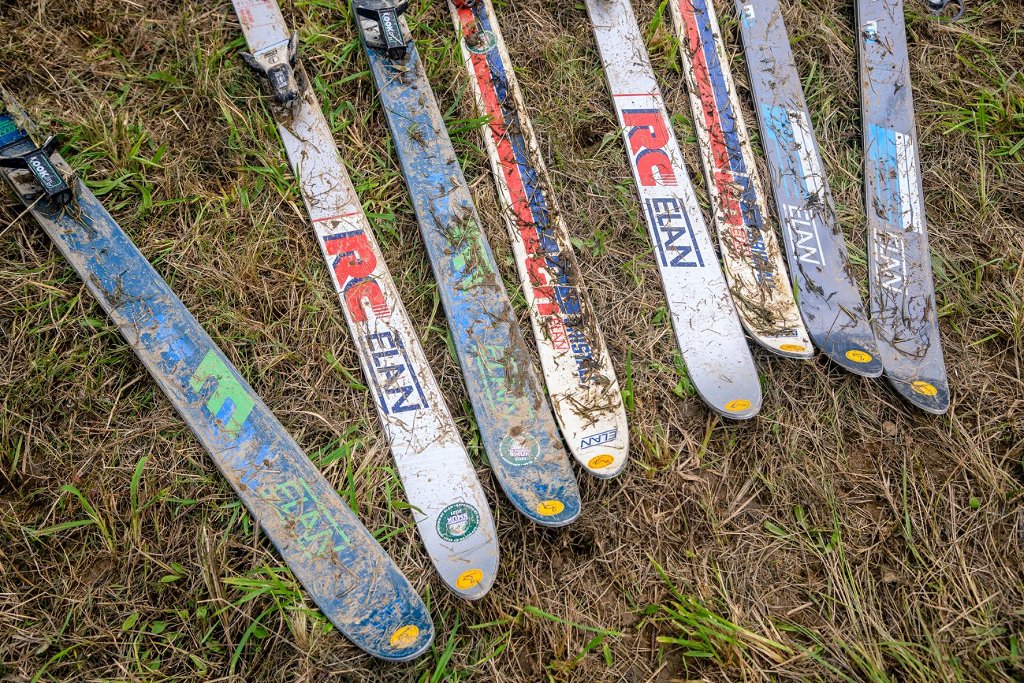 Prinesite stare elanke in se spustite po zeleni strmini Foto Facebook