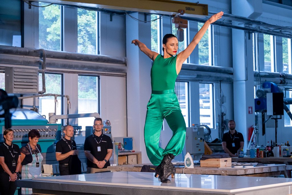 Po Lapitecu je flamenko odplesala znana glasbena ustvarjalka in plesalka Urška Centa 