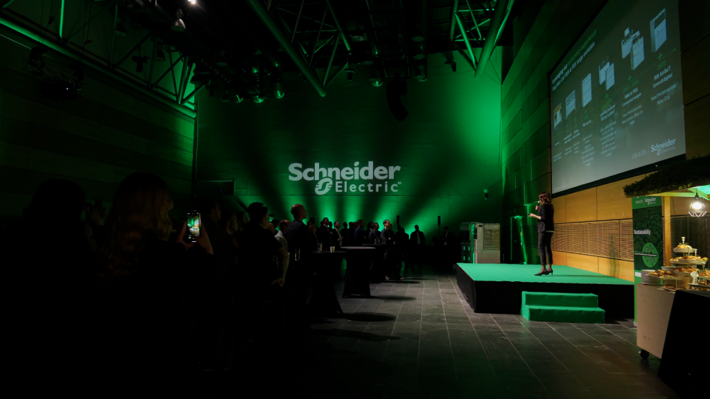 Schneider Electric_RM_AirSet_2