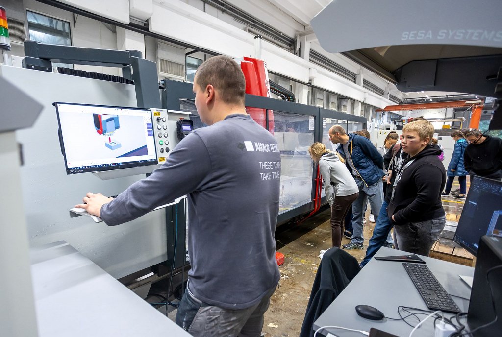 Predstavniki podjetja bodo na kratko predstavili različne poklice in sistem mentorstev