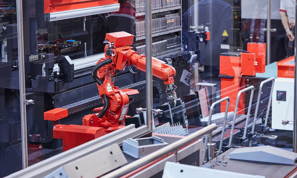 EuroBLECH 2024 - Robot (2)