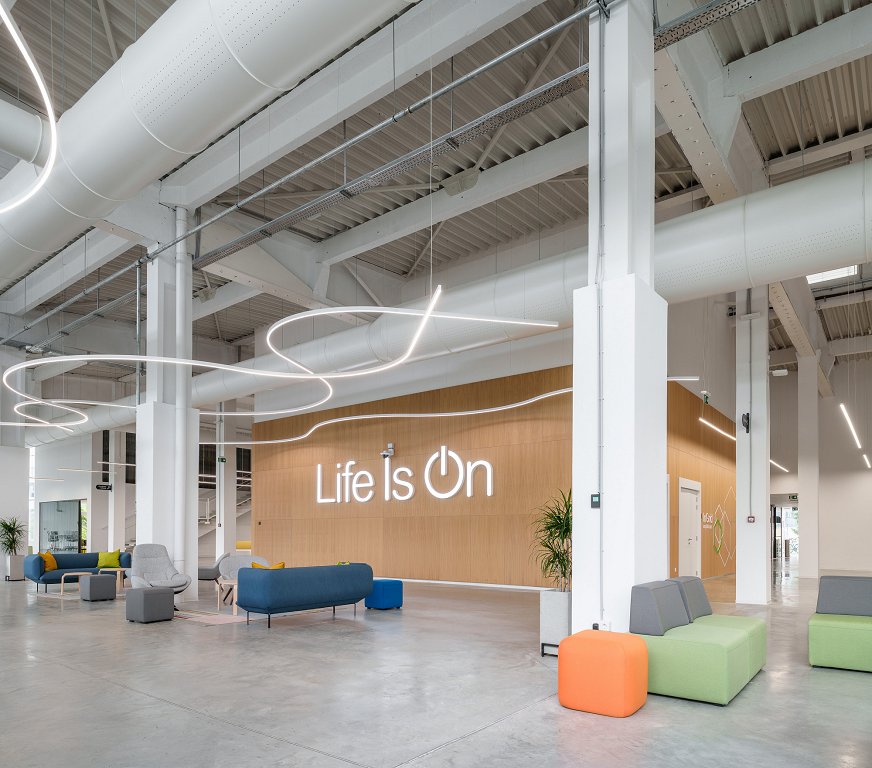 Schneider Electric u Srbiji - Lider održivih rešenja sa globalnim uticajem