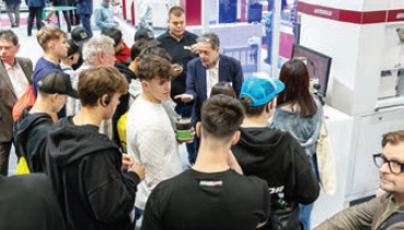 Wittmann - Fakuma students