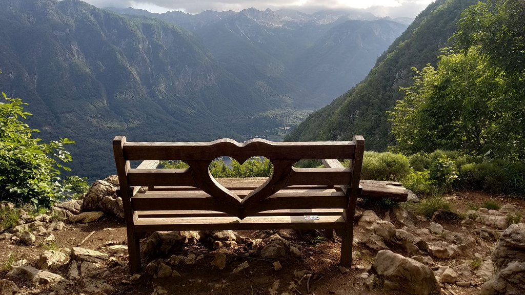 Kar 55 klopc ljubezni se nahaja po vsej Sloveniji (foto arhiv Generali)