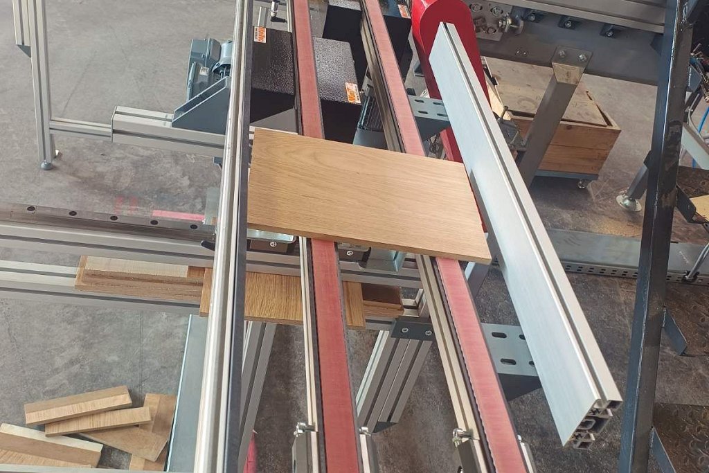 Jermenski transporter s stranskim profilom