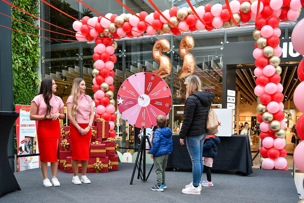 Preizkusite svojo srečo in zavrtite kolo sreče Foto Robert Krumpak
