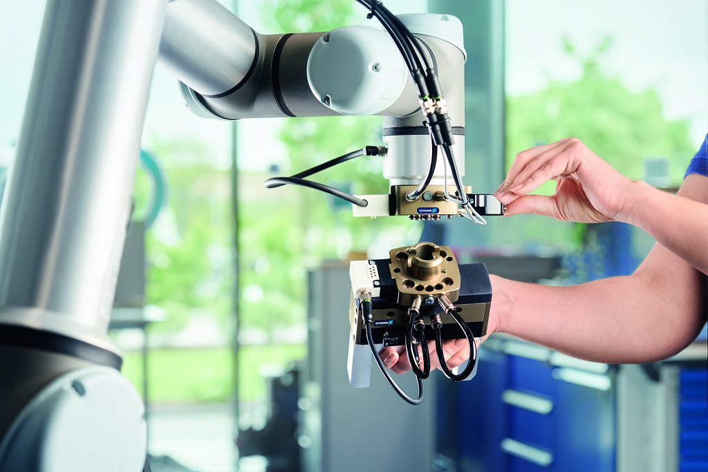 CMS_PGL-plus-P_Anwendungsbild_Werkzeugwechsel_01_2024