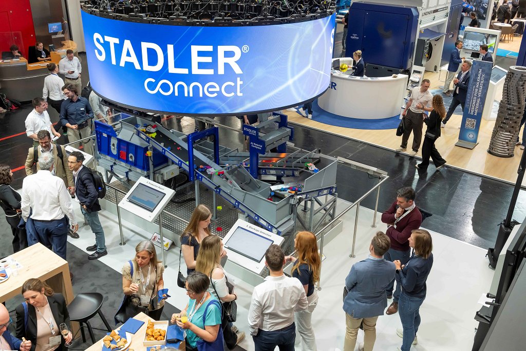 STADLER booth at the IFAT with the Demo Loop in the center_resized