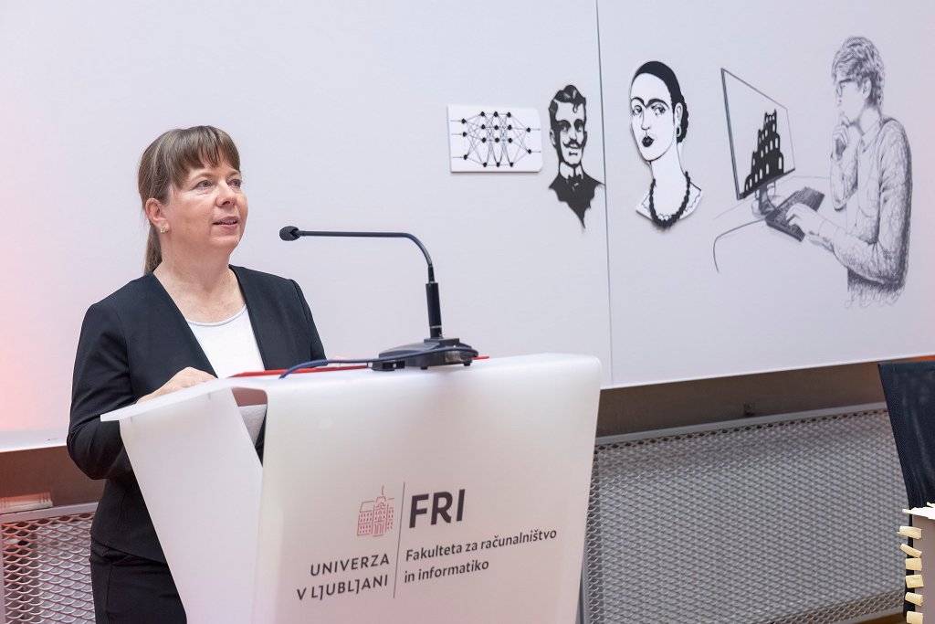Izr. prof. dr. Mojca Ciglarič, dekanja FRI UL