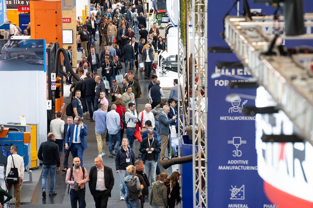 EuroBLECH Halls & Crowds 1