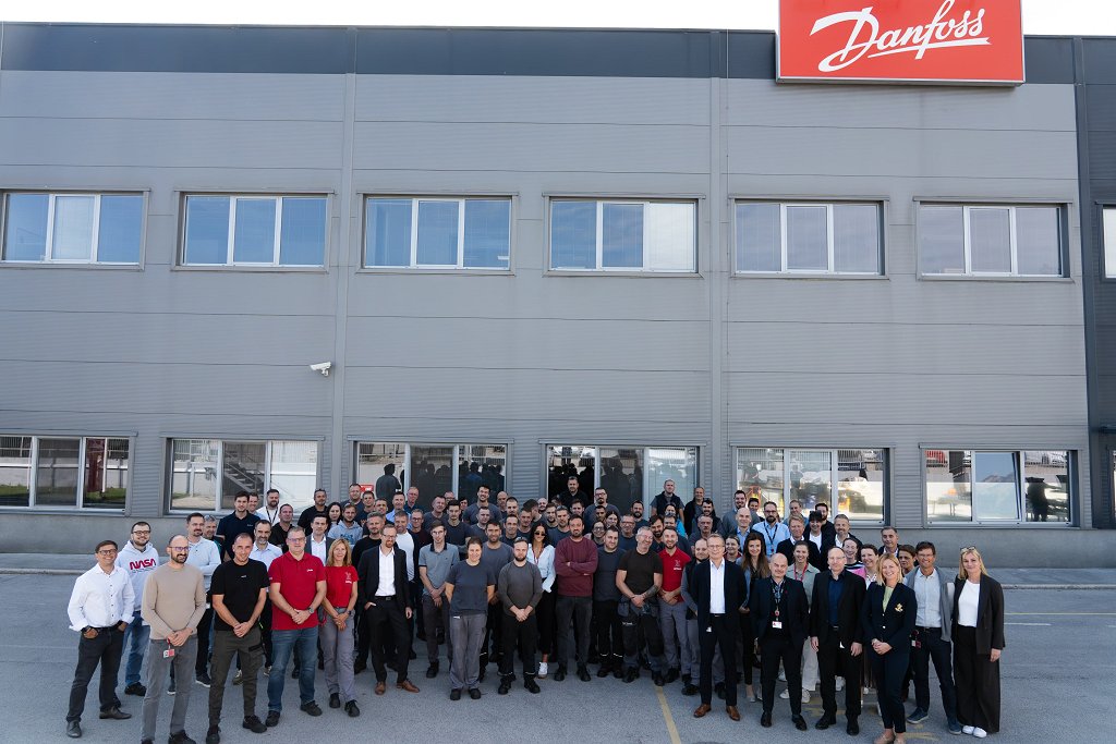 Zaposleni Danfoss Trate v Kamniku ob 15-letnici delovanja lokacije