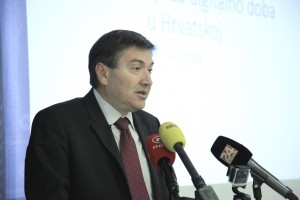 .O_OBRAZOVANJU_Vedran_Mornar_2.thumb-300x200.JPG